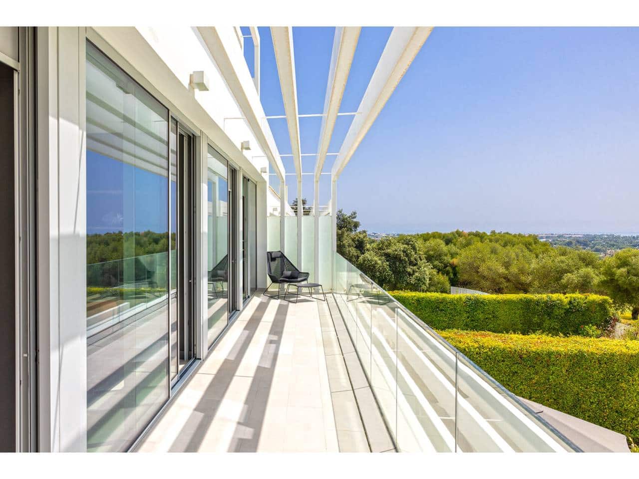 5 quarto Moradia Geminada para venda em Sotogrande com piscina garagem - 1 450 000 € (Ref: 9996559)