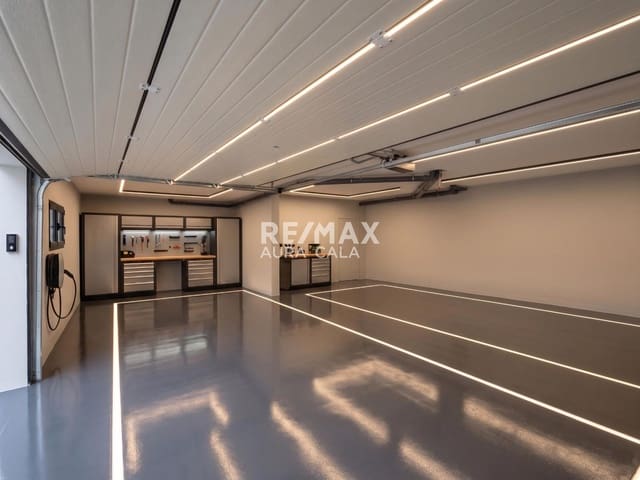4 makuuhuone Omakotitalo myytävänä paikassa Cala Millor, Son Servera mukana uima-altaan 
autotalli - 820 000 € (Ref: 10032514)