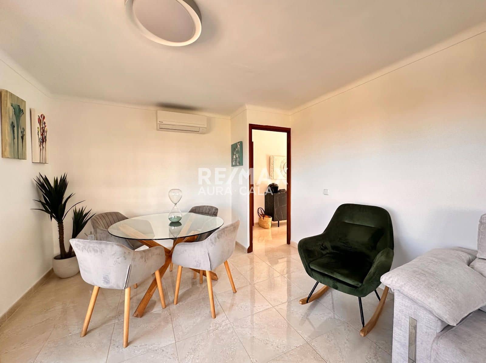 3 bedroom Flat for sale in Platja d'Alcudia with garage - € 670,000 (Ref: 10125223)