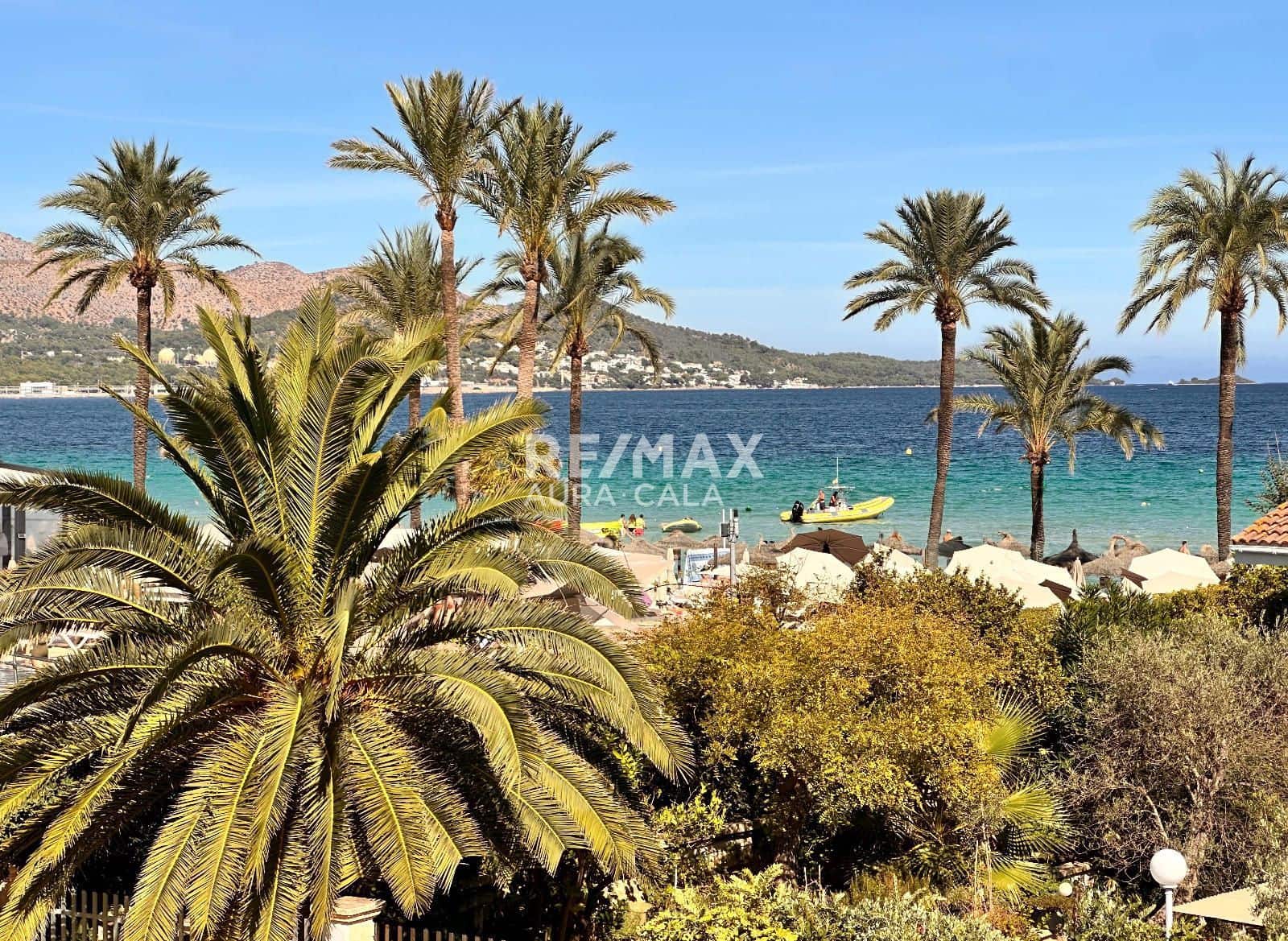 3 bedroom Flat for sale in Platja d'Alcudia with garage - € 670,000 (Ref: 10125223)