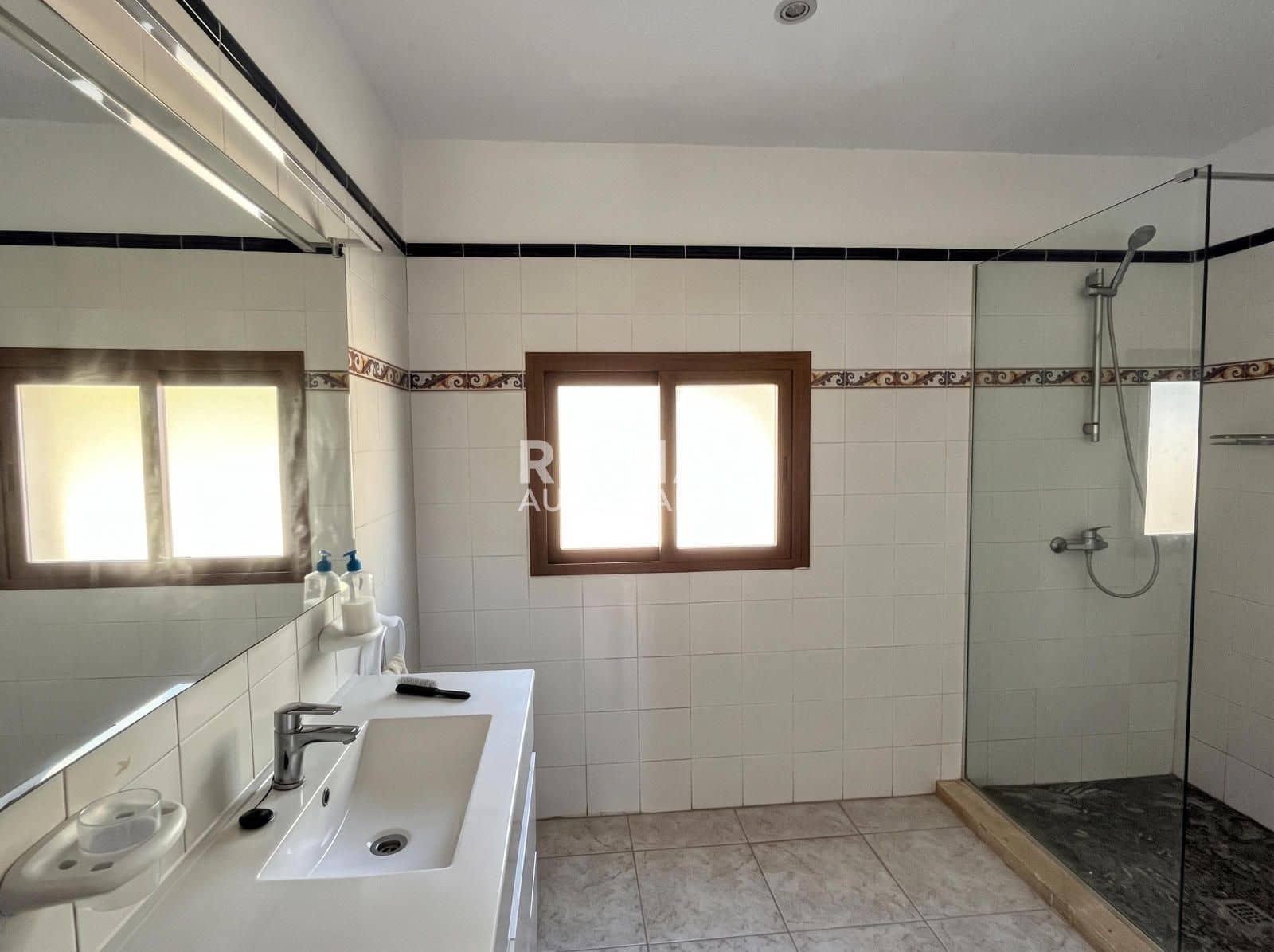 4 sovrum Villa till salu i Portocristo / Port de Manacor med pool garage - 875 000 € (Ref: 10165711)