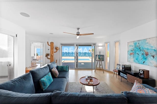 4 soveværelse Villa til salg i Colonia de Sant Pere / Colonia de San Pedro, Artà med swimmingpool garage - € 2.950.000 (Ref: 9456550)