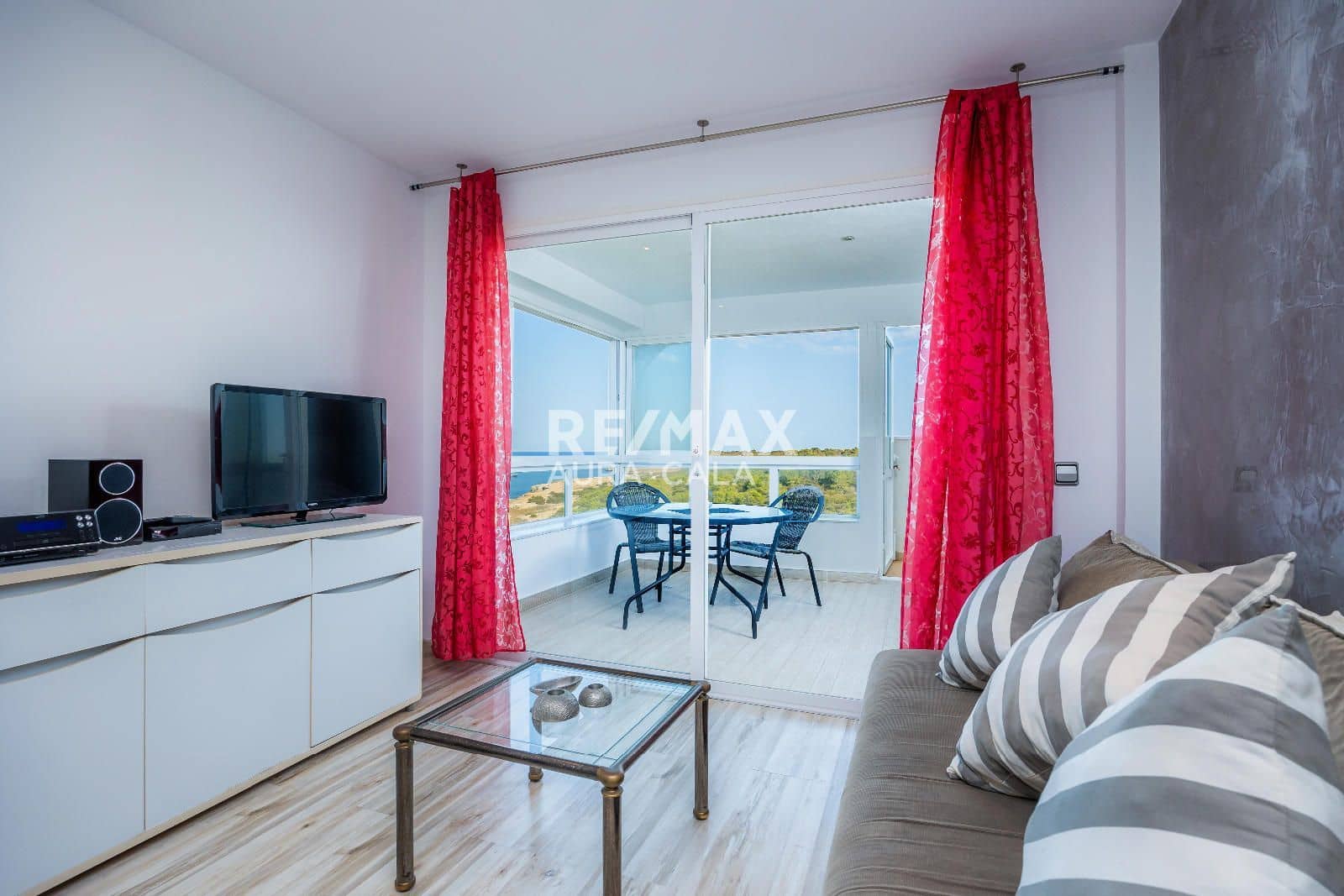 2 slaapkamer Penthouse te koop in Cala Millor met zwembad - € 410.000 (Ref: 9456554)