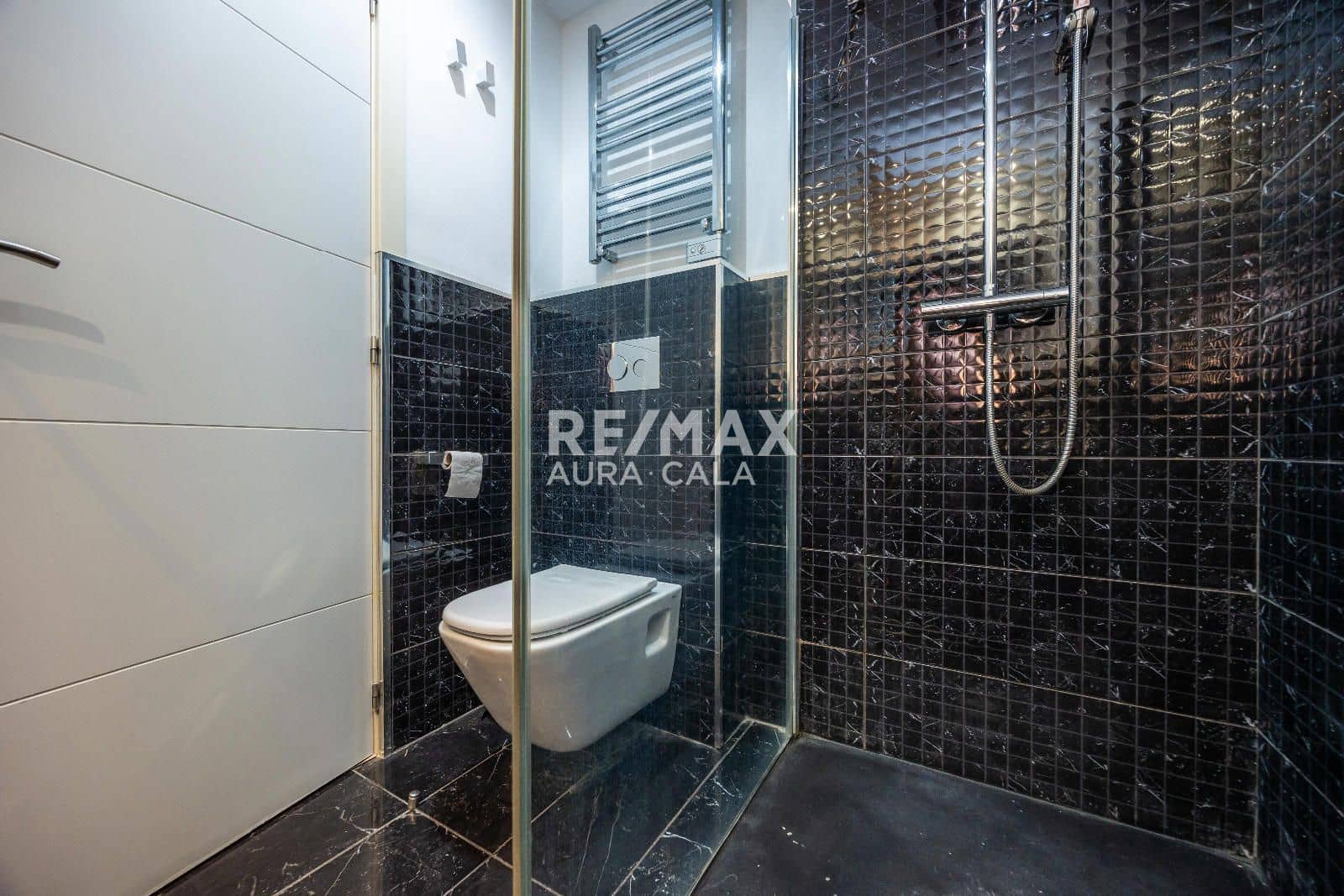 2 slaapkamer Penthouse te koop in Cala Millor met zwembad - € 410.000 (Ref: 9456554)