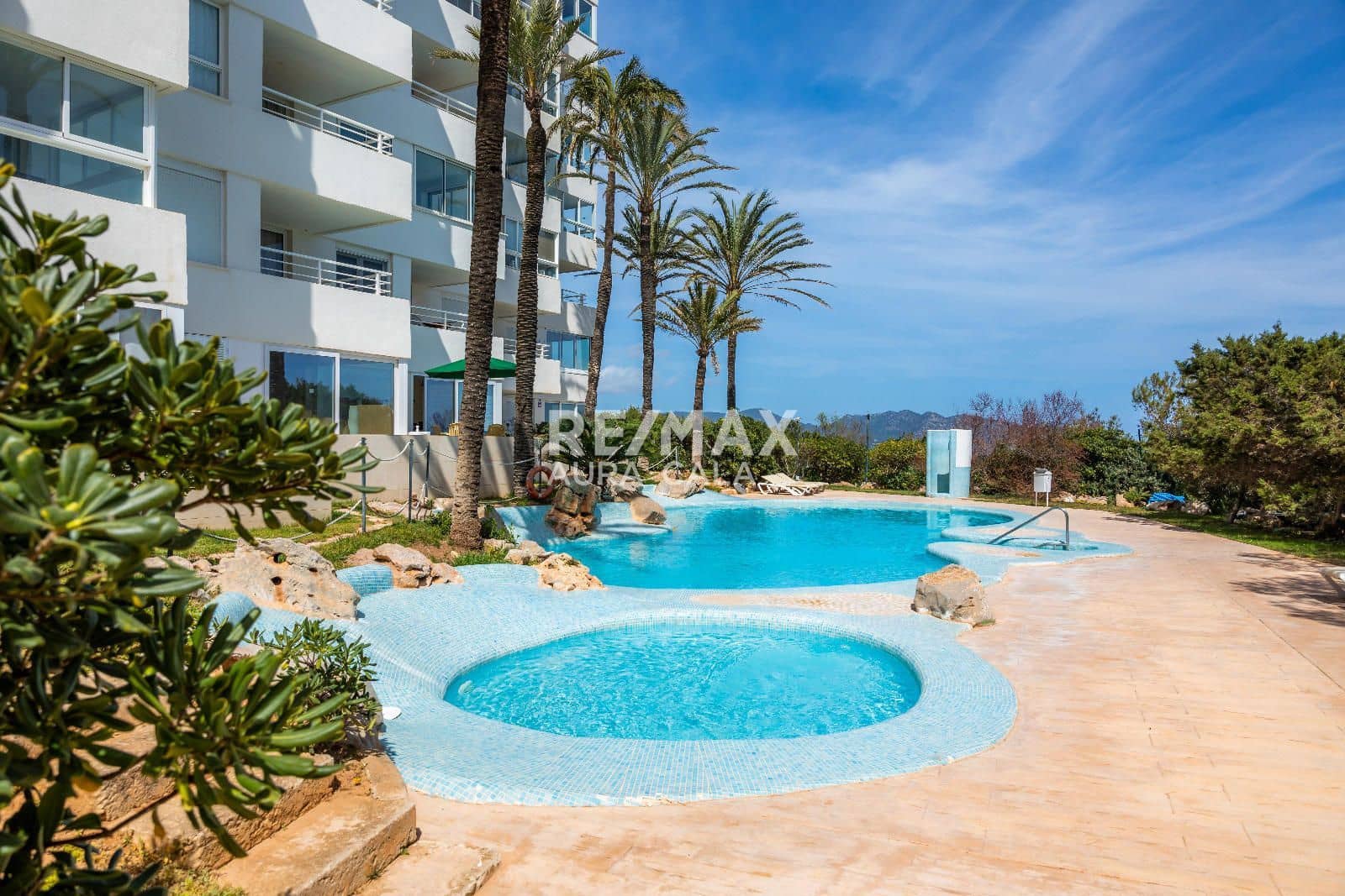 2 slaapkamer Penthouse te koop in Cala Millor met zwembad - € 410.000 (Ref: 9456554)