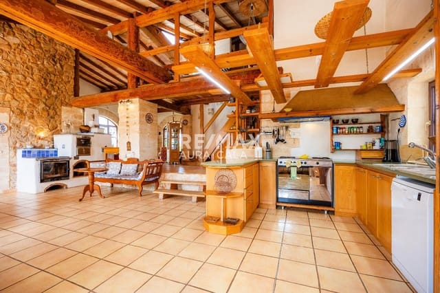 Chalet de 4 habitaciones en Sant Llorenç des Cardassar en venta con piscina - 1.849.000 € (Ref: 9456556)