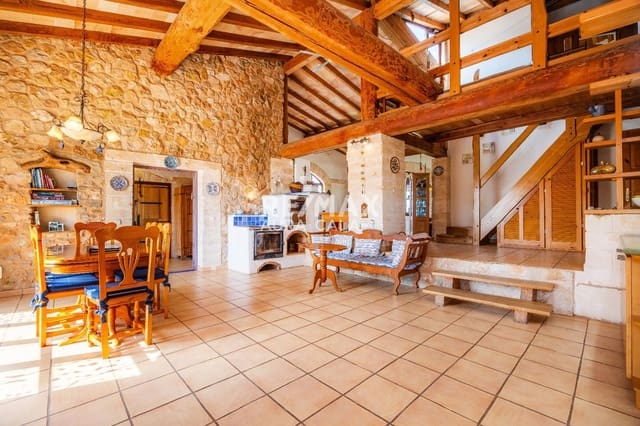 Chalet de 4 habitaciones en Sant Llorenç des Cardassar en venta con piscina - 1.849.000 € (Ref: 9456556)