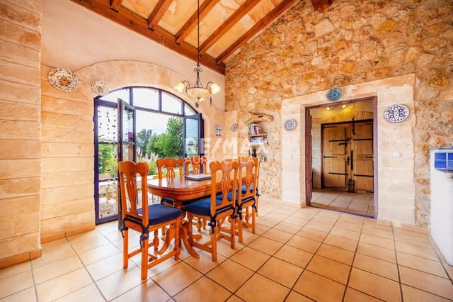 Chalet de 4 habitaciones en Sant Llorenç des Cardassar en venta con piscina - 1.849.000 € (Ref: 9456556)