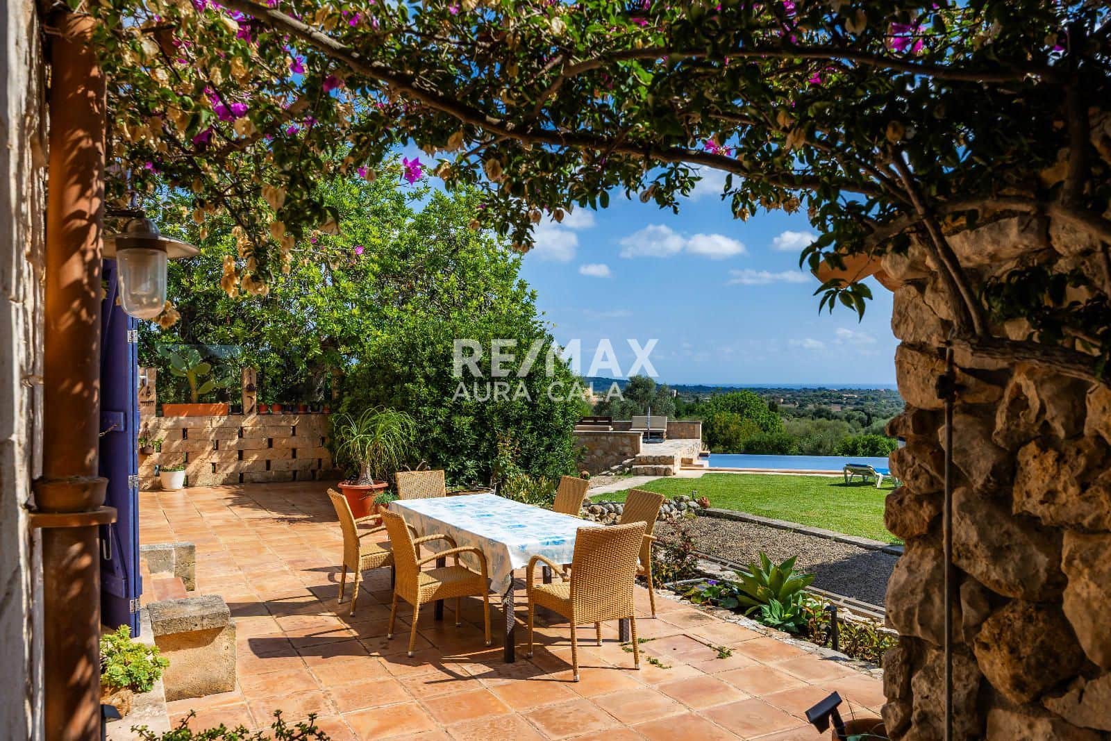 4 bedroom Villa for sale in Sant Llorenc des Cardassar with pool - € 1,849,000 (Ref: 9456556)
