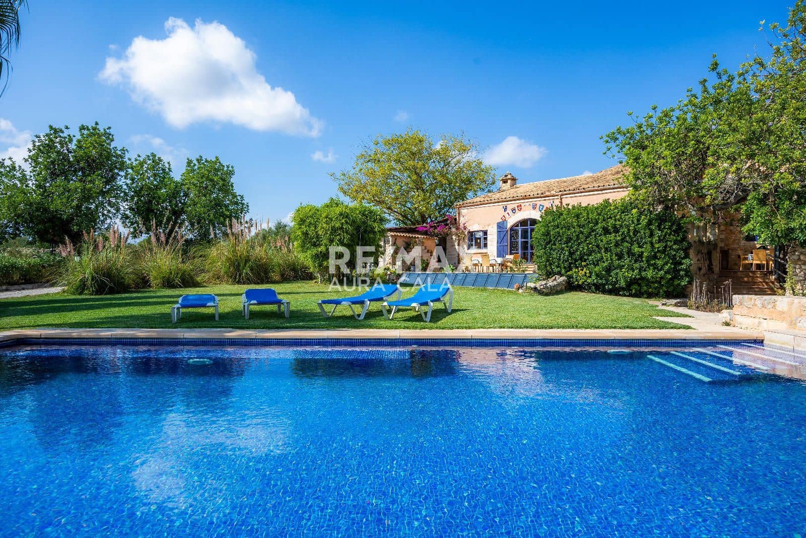 4 bedroom Villa for sale in Sant Llorenc des Cardassar with pool - € 1,849,000 (Ref: 9456556)
