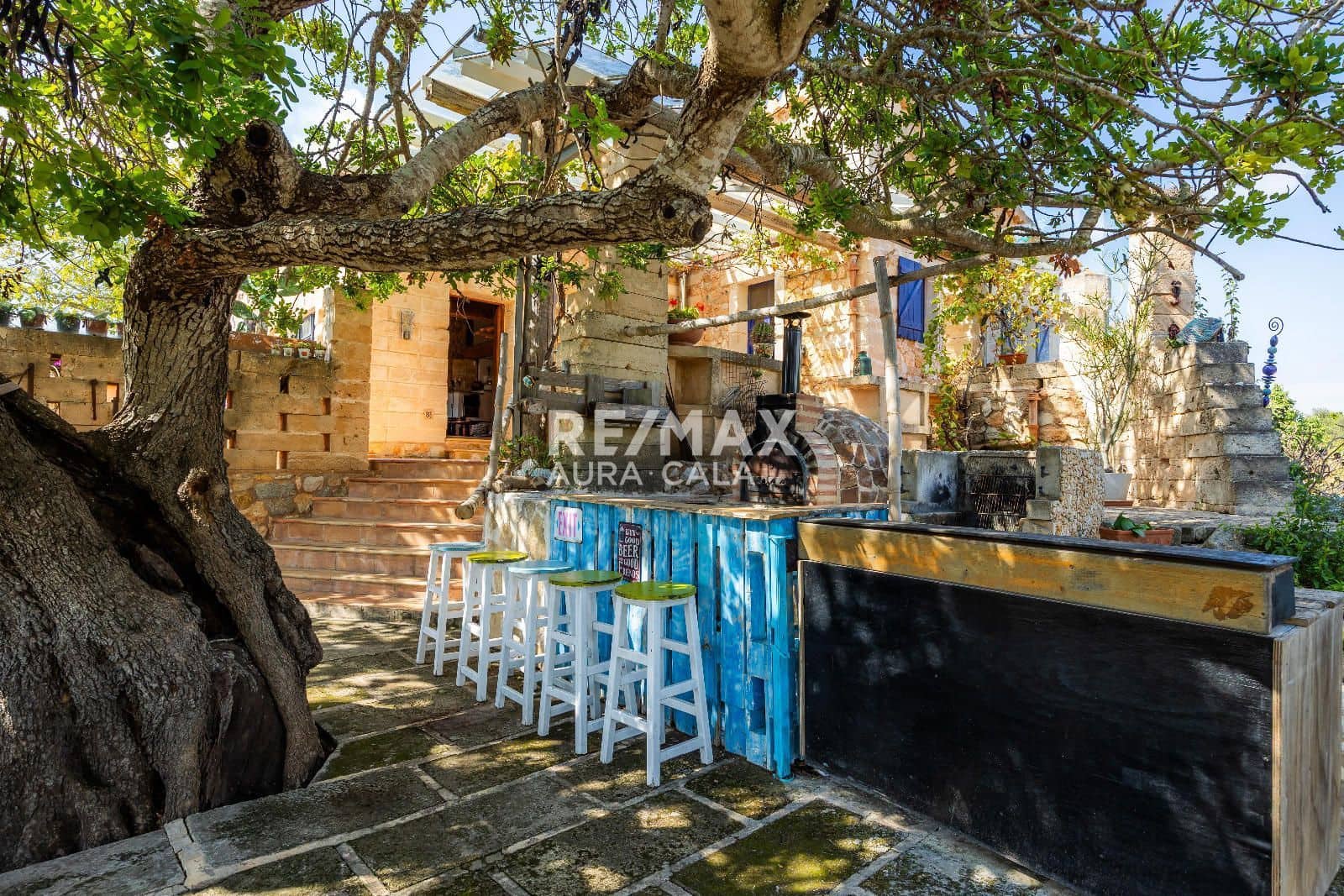 4 bedroom Villa for sale in Sant Llorenc des Cardassar with pool - € 1,849,000 (Ref: 9456556)