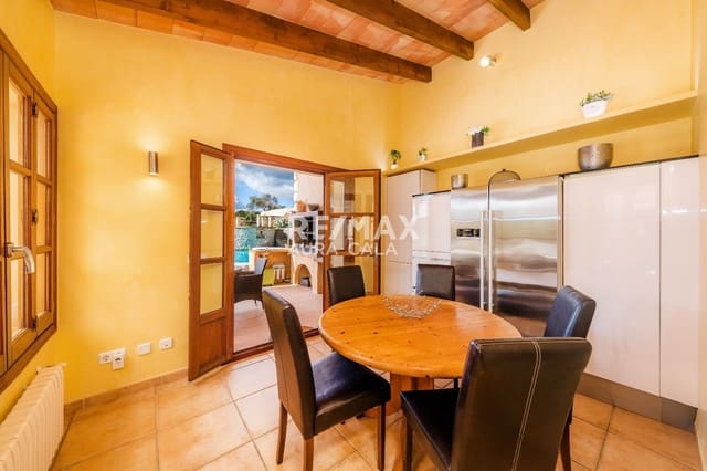 Chalet de 6 habitaciones en Artà en venta con piscina - 2.350.000 € (Ref: 9456558)