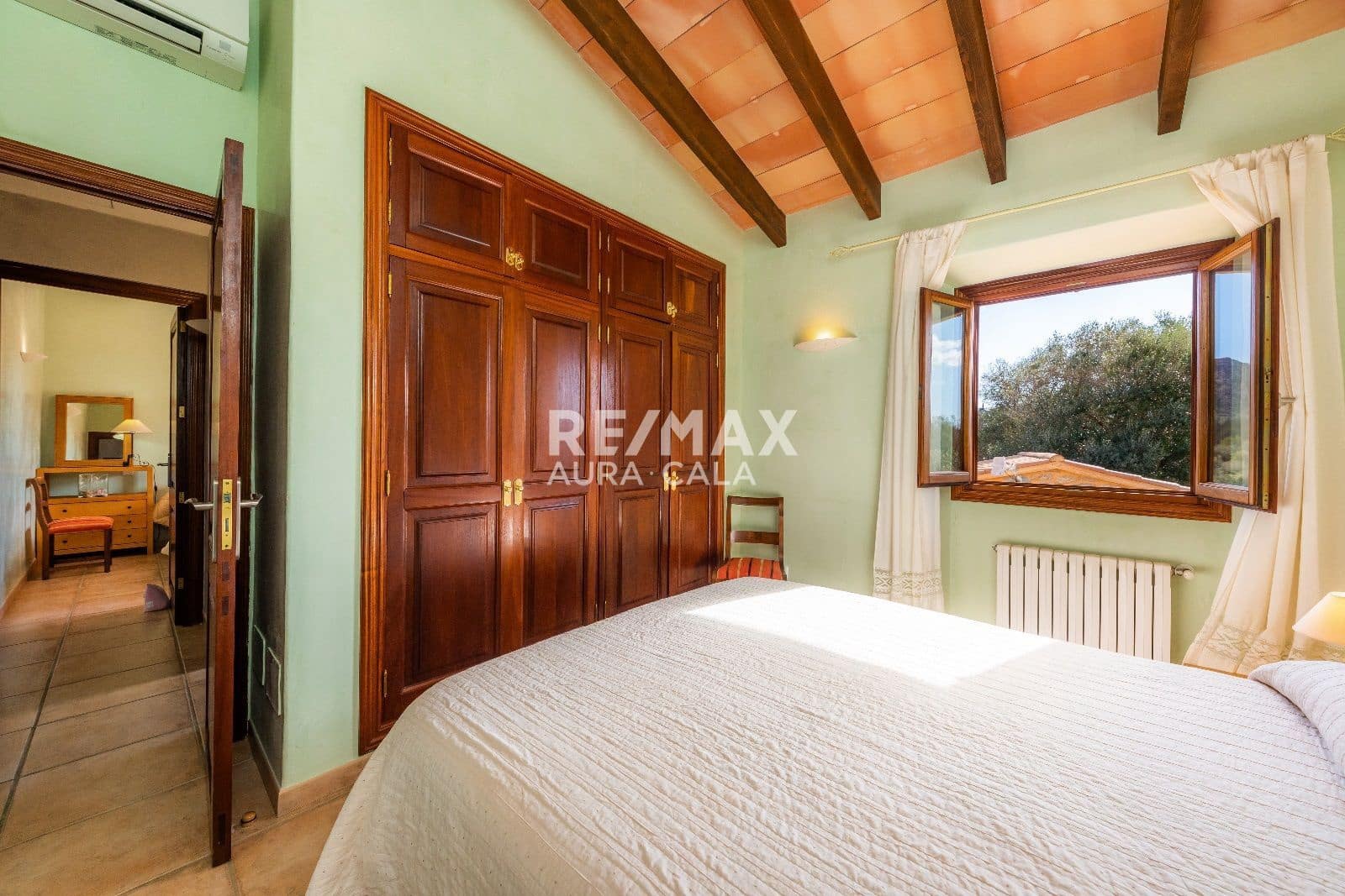 6 bedroom Villa for sale in Arta with pool - € 2,350,000 (Ref: 9456558)