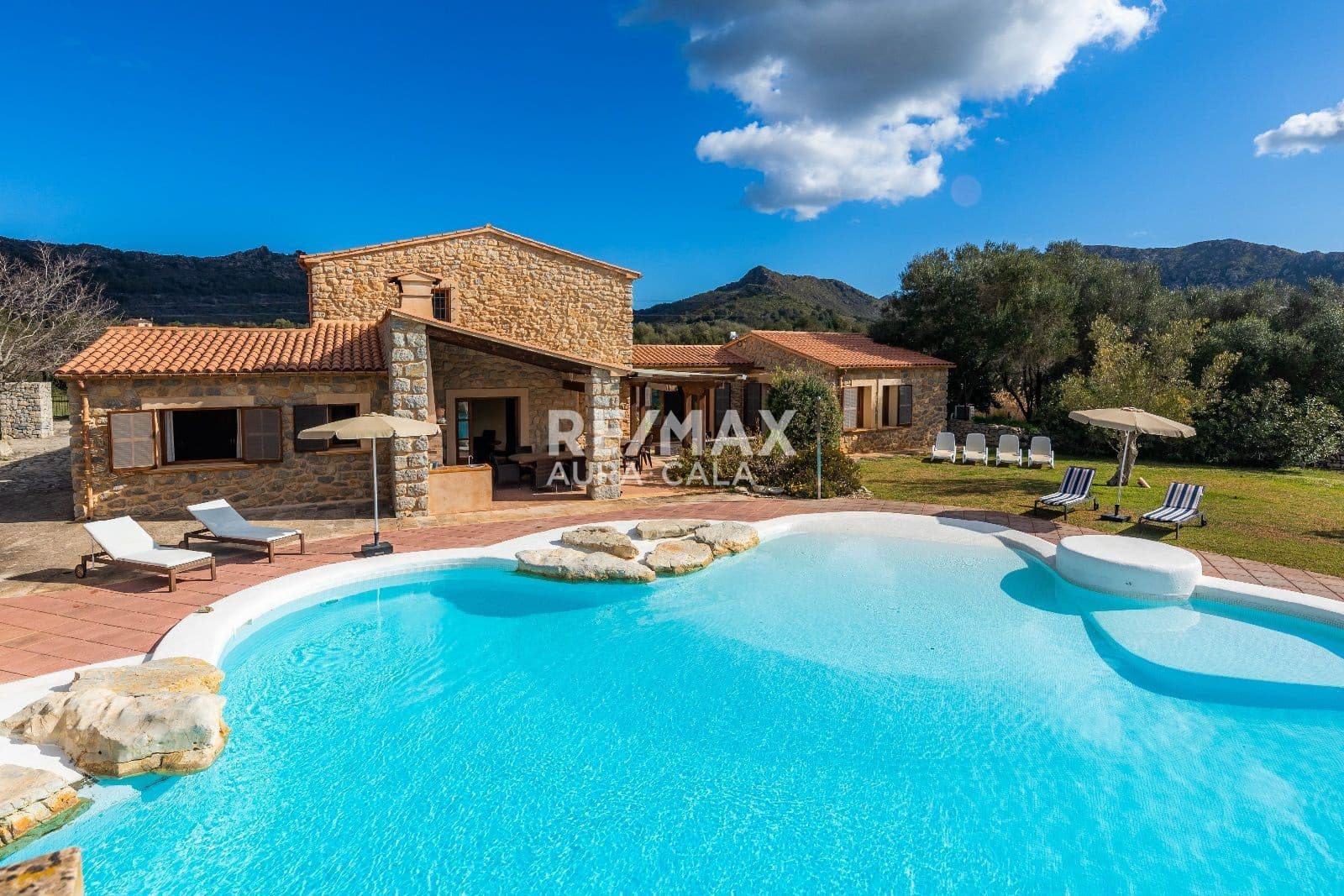 6 bedroom Villa for sale in Arta with pool - € 2,350,000 (Ref: 9456558)