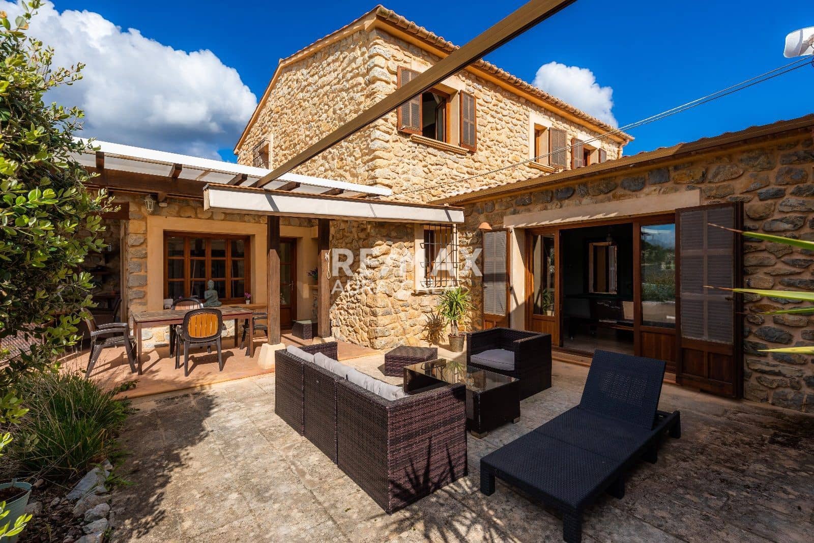 6 bedroom Villa for sale in Arta with pool - € 2,350,000 (Ref: 9456558)