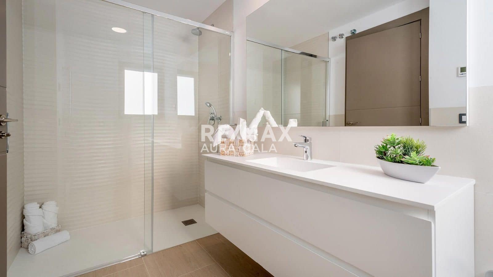 3 makuuhuone Huvila myytävänä paikassa Colonia de Sant Pere / Colonia de San Pedro mukana uima-altaan - 1 270 000 € (Ref: 9456567)