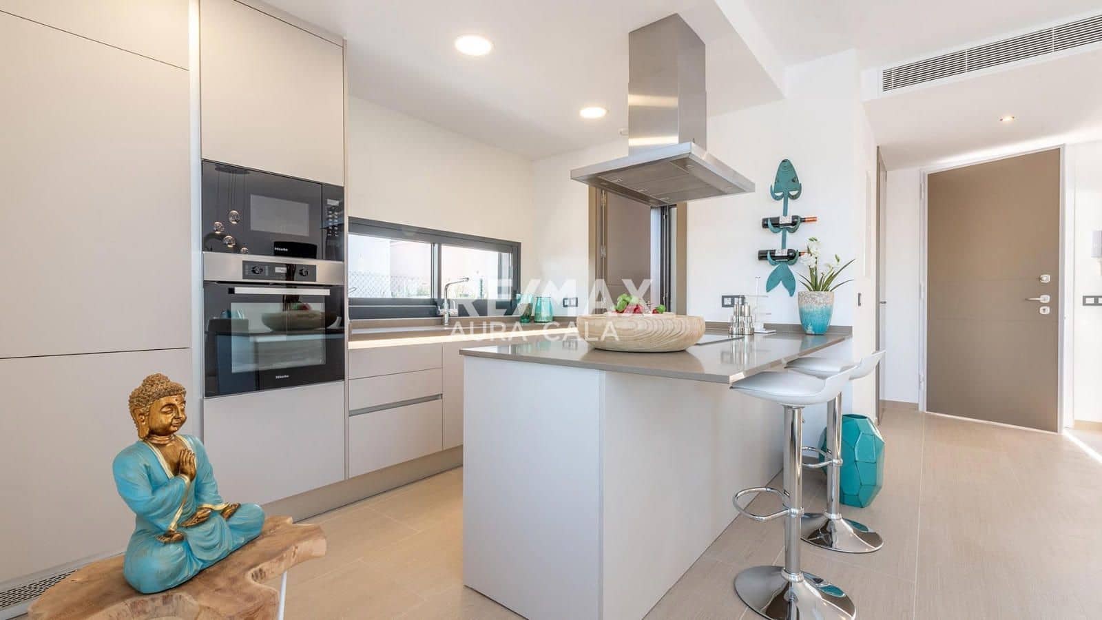 3 makuuhuone Huvila myytävänä paikassa Colonia de Sant Pere / Colonia de San Pedro mukana uima-altaan - 1 270 000 € (Ref: 9456567)