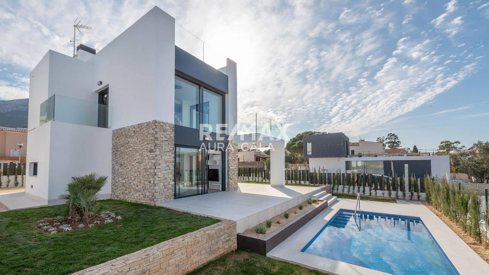 3 makuuhuone Huvila myytävänä paikassa Colonia de Sant Pere / Colonia de San Pedro mukana uima-altaan - 1 270 000 € (Ref: 9456567)