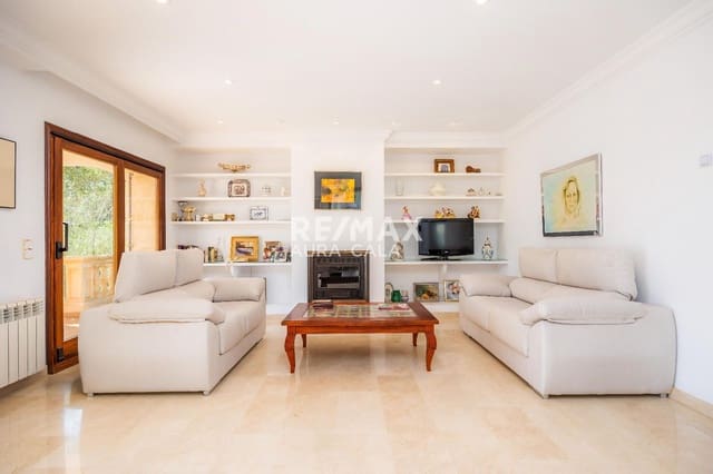 Chalet de 4 habitaciones en Portocristo / Port de Manacor, Manacor en venta con piscina garaje - 1.250.000 € (Ref: 9456568)