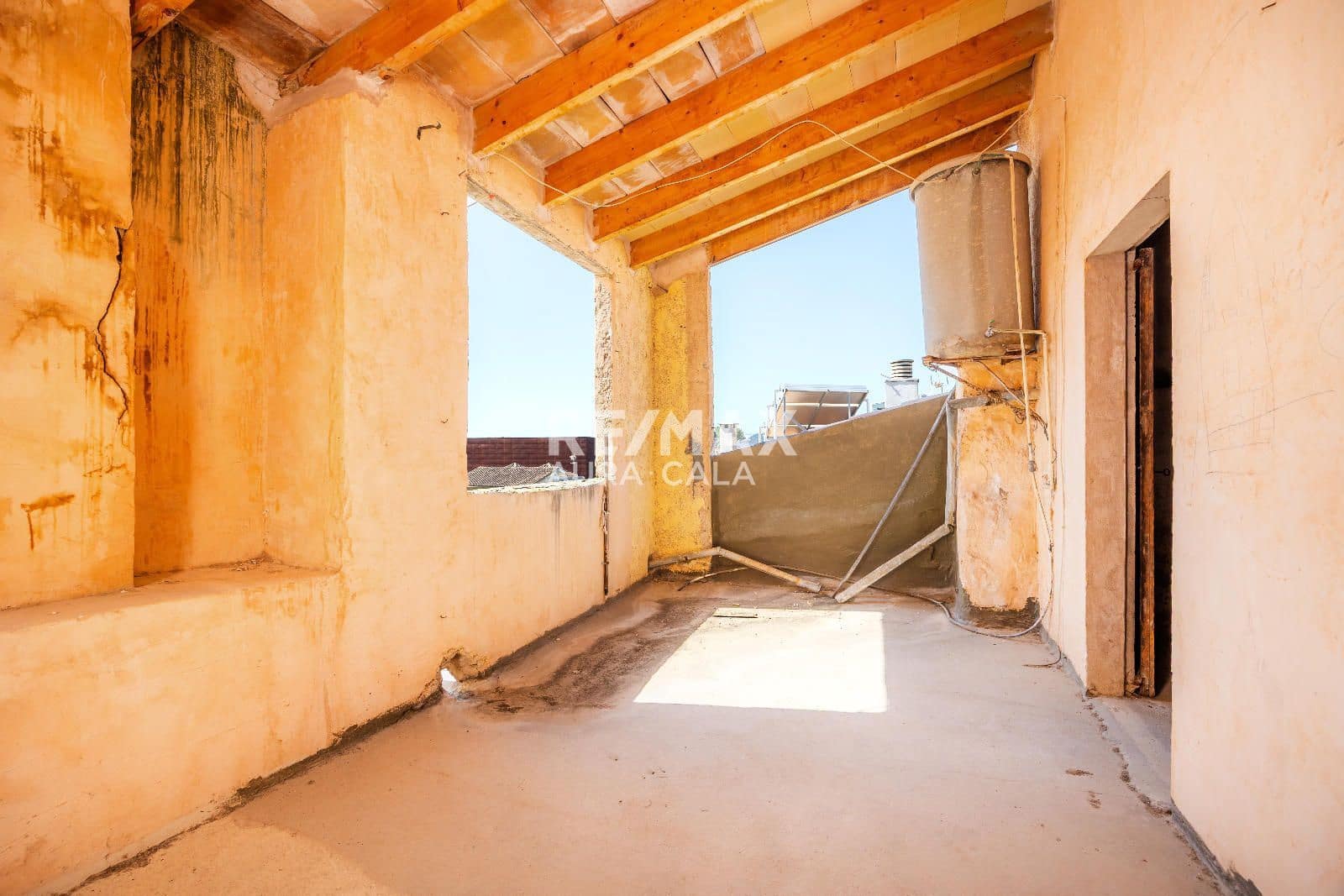 9 bedroom Townhouse for sale in Arta - € 595,000 (Ref: 9456574)