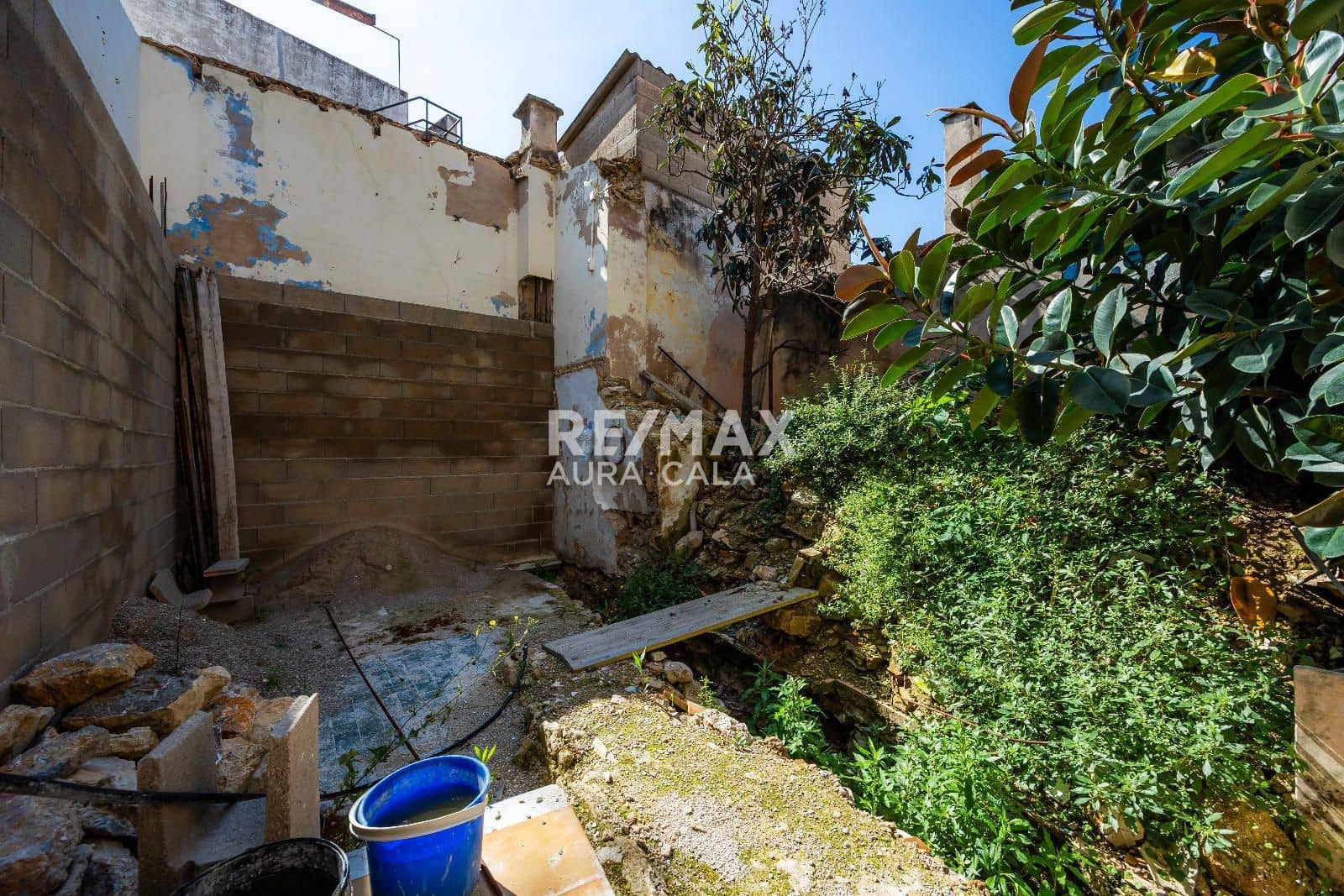 9 bedroom Townhouse for sale in Arta - € 595,000 (Ref: 9456574)