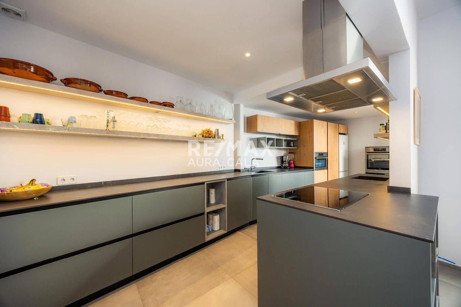 4 bedroom Townhouse for sale in Capdepera with pool - € 1,475,000 (Ref: 9456580)