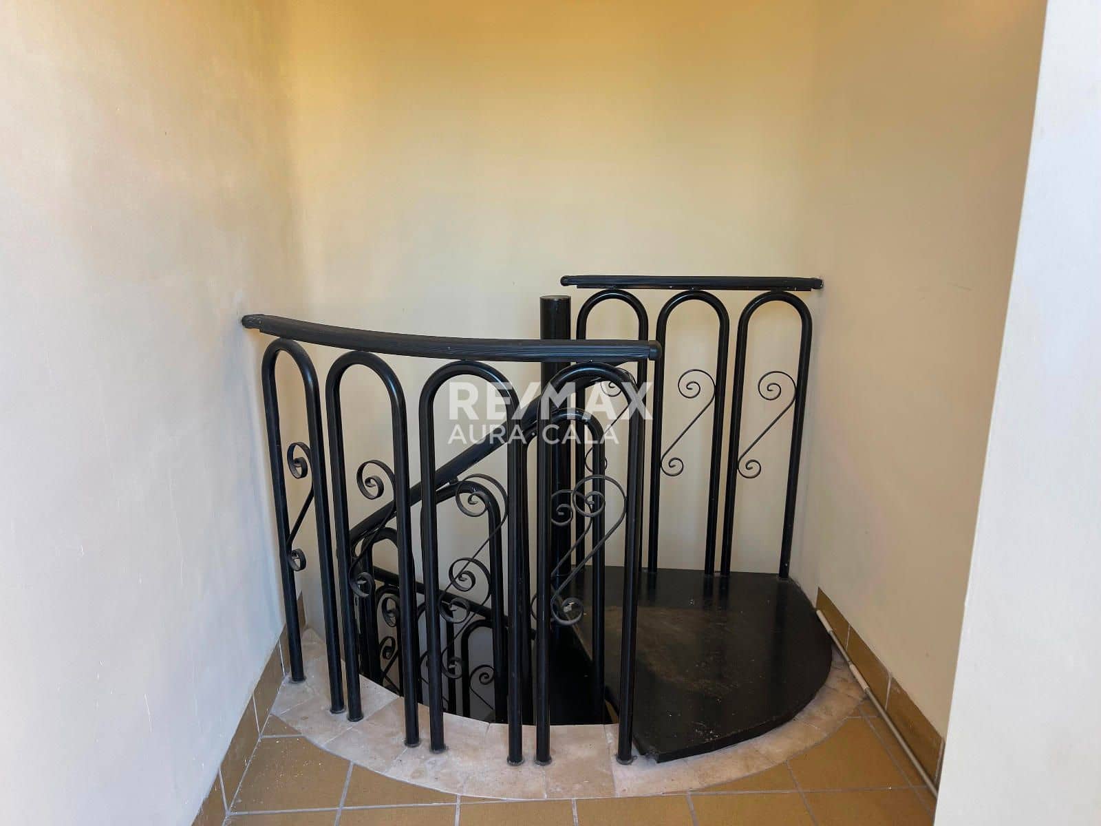 3 bedroom Flat for sale in Cala Ratjada with pool garage - € 420,000 (Ref: 9456582)