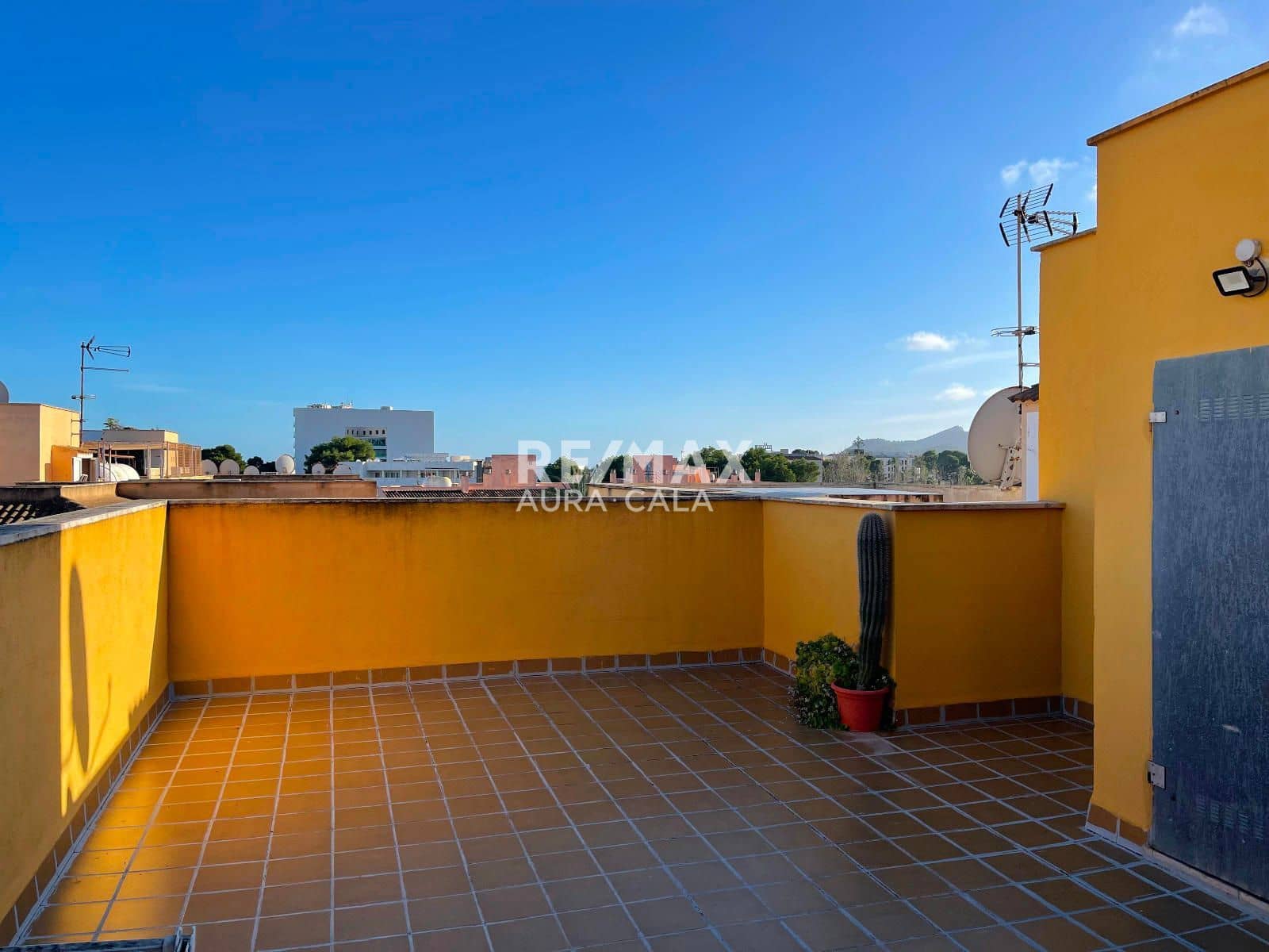 3 bedroom Flat for sale in Cala Ratjada with pool garage - € 420,000 (Ref: 9456582)