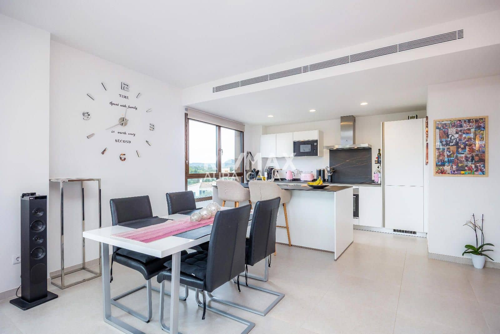 3 bedroom Flat for sale in Cala Bona with garage - € 429,000 (Ref: 9550308)