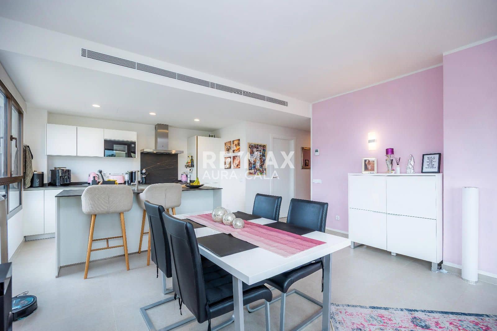 3 bedroom Flat for sale in Cala Bona with garage - € 429,000 (Ref: 9550308)