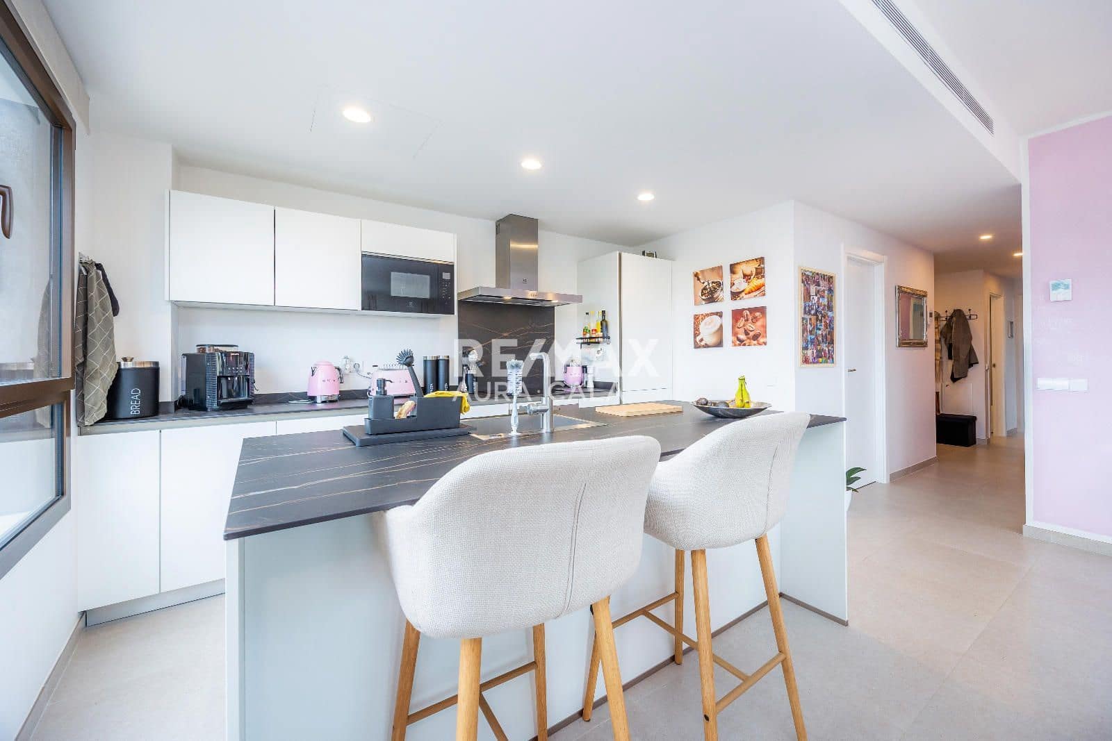 3 bedroom Flat for sale in Cala Bona with garage - € 429,000 (Ref: 9550308)