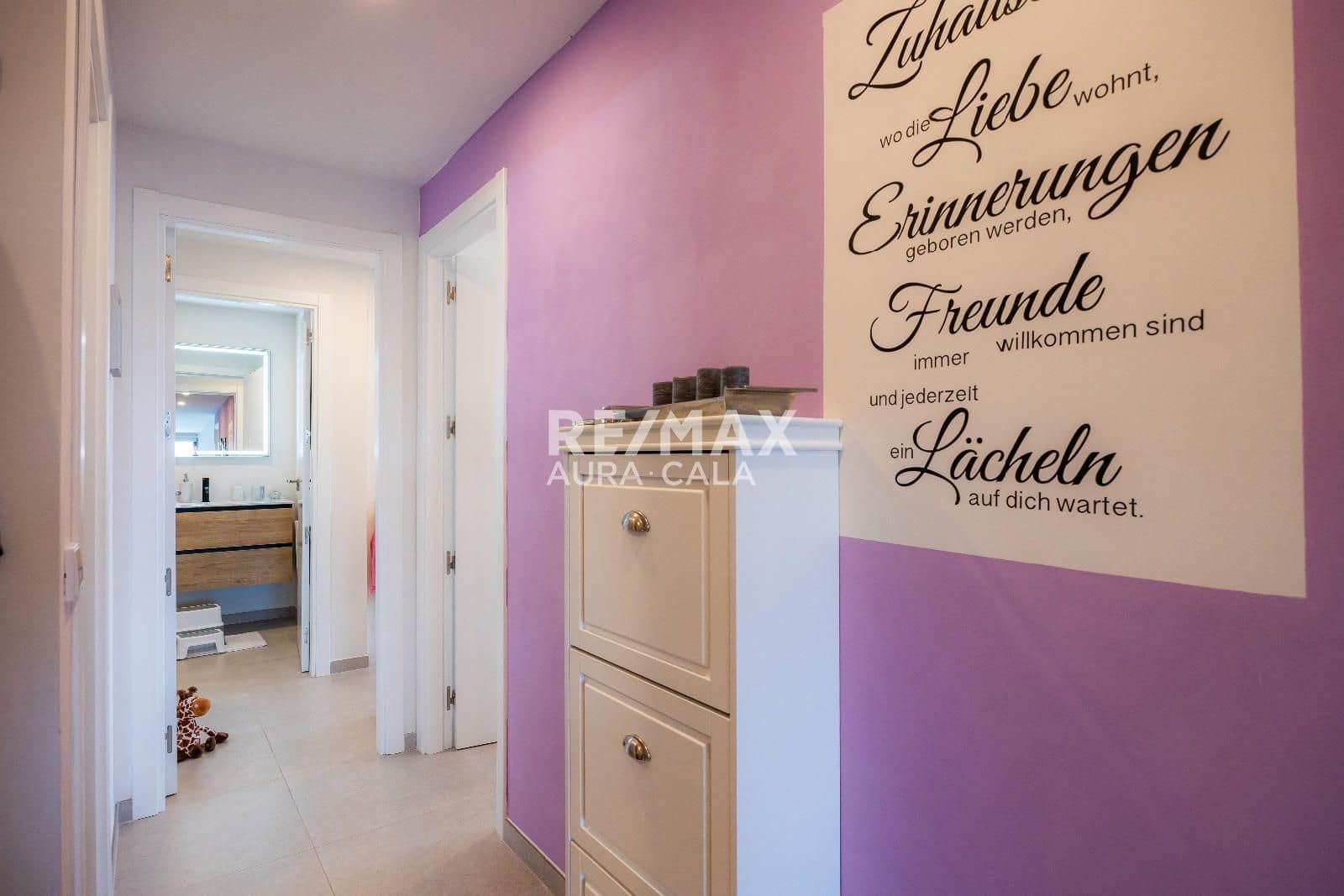 3 bedroom Flat for sale in Cala Bona with garage - € 429,000 (Ref: 9550308)