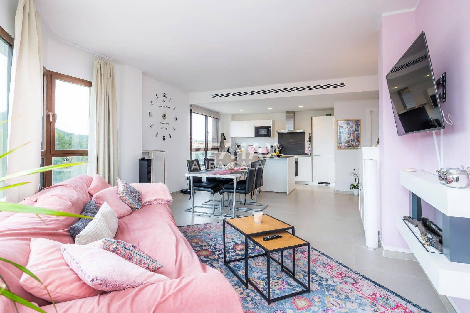 3 bedroom Flat for sale in Cala Bona with garage - € 429,000 (Ref: 9550308)