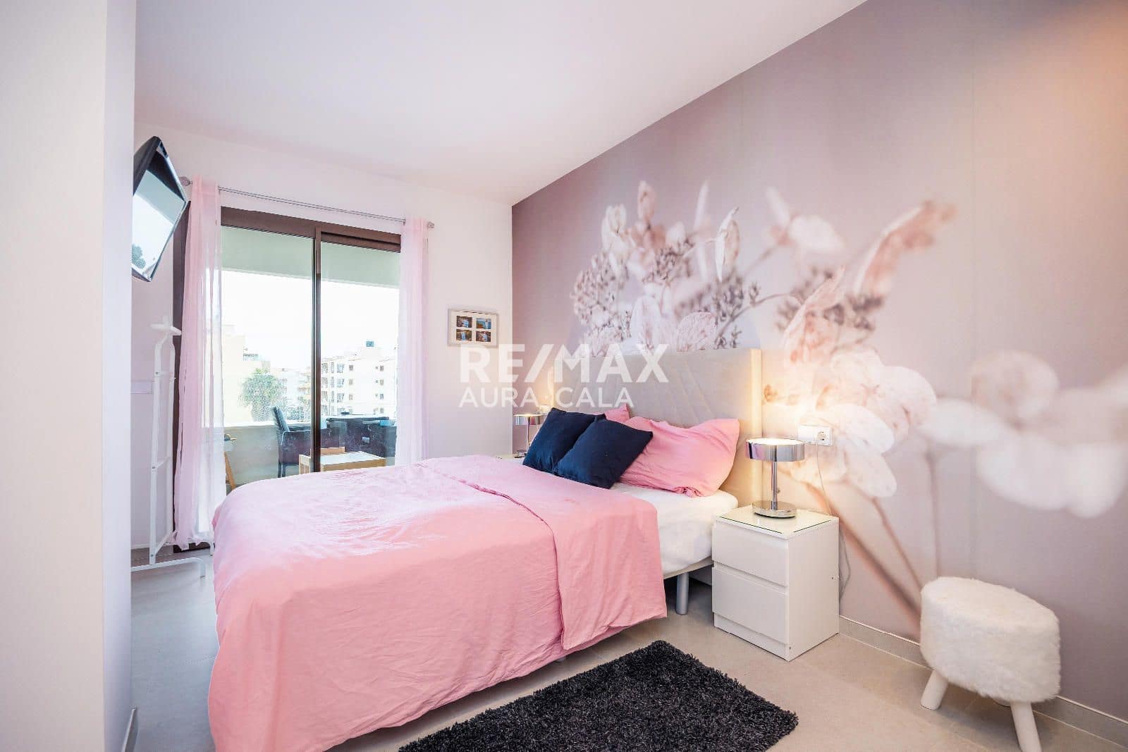 3 bedroom Flat for sale in Cala Bona with garage - € 429,000 (Ref: 9550308)