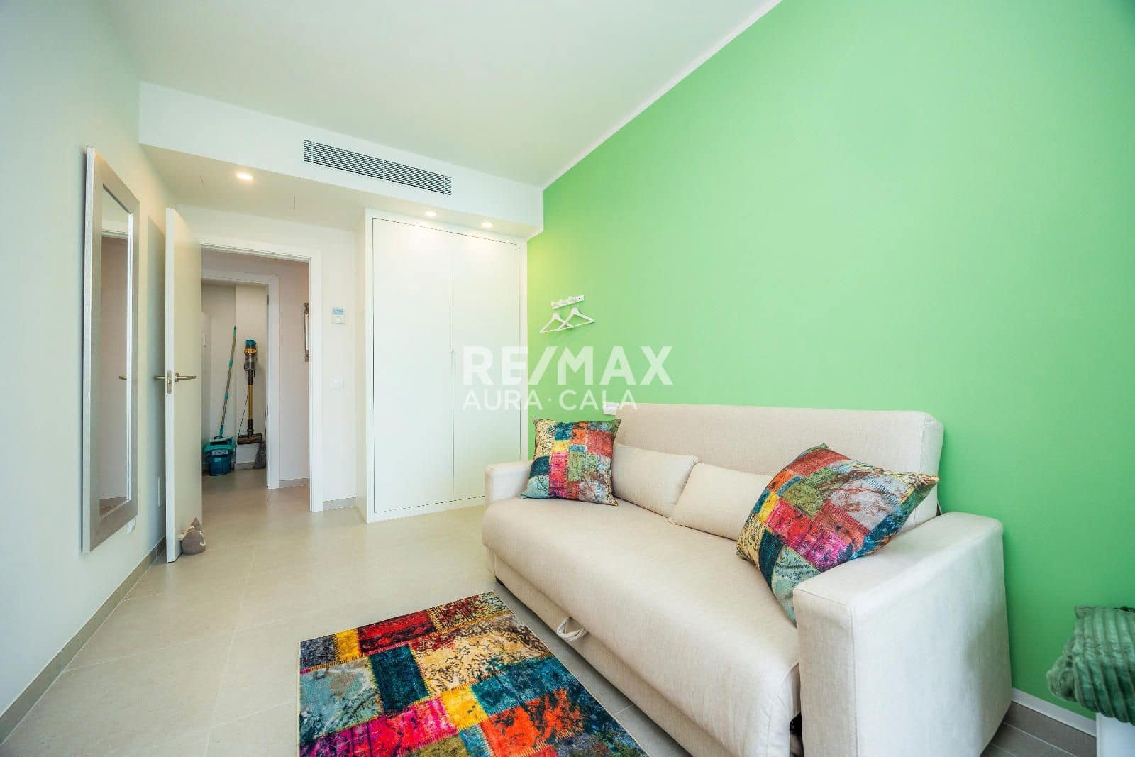 3 bedroom Flat for sale in Cala Bona with garage - € 429,000 (Ref: 9550308)