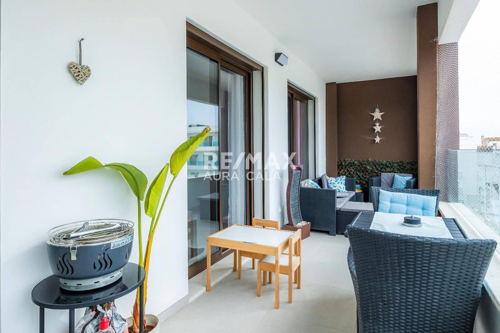 3 bedroom Flat for sale in Cala Bona with garage - € 429,000 (Ref: 9550308)