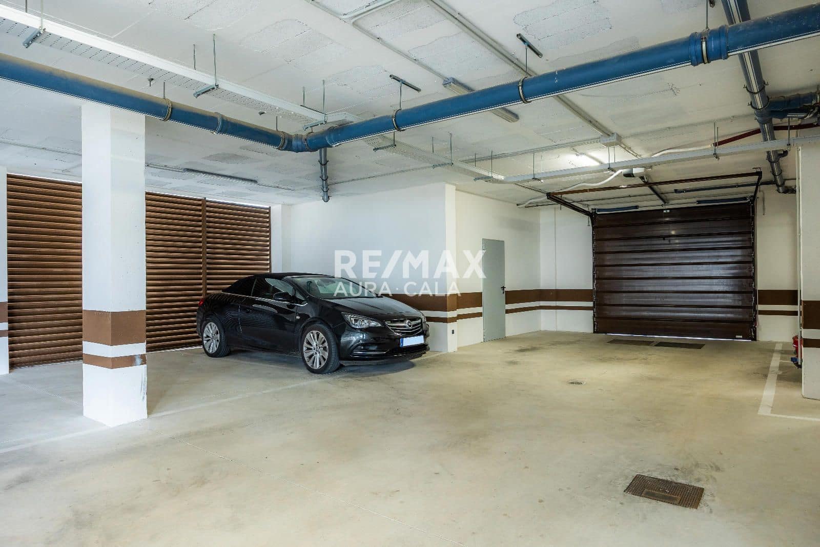 3 bedroom Flat for sale in Cala Bona with garage - € 429,000 (Ref: 9550308)