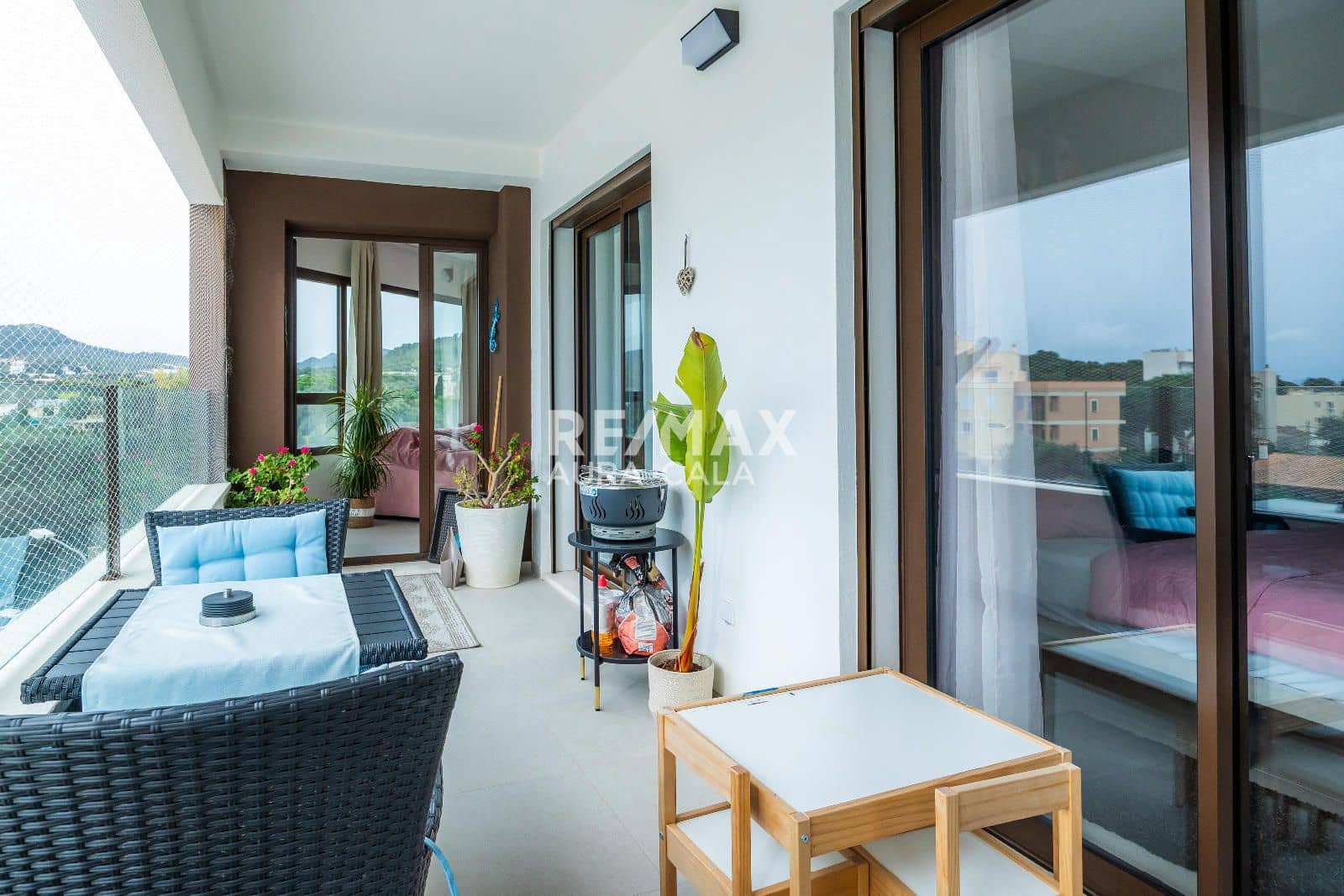 3 bedroom Flat for sale in Cala Bona with garage - € 429,000 (Ref: 9550308)