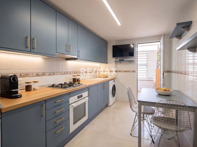 3 bedroom Flat for sale in Cala Ratjada, Capdepera with garage - € 335,000 (Ref: 9691338)