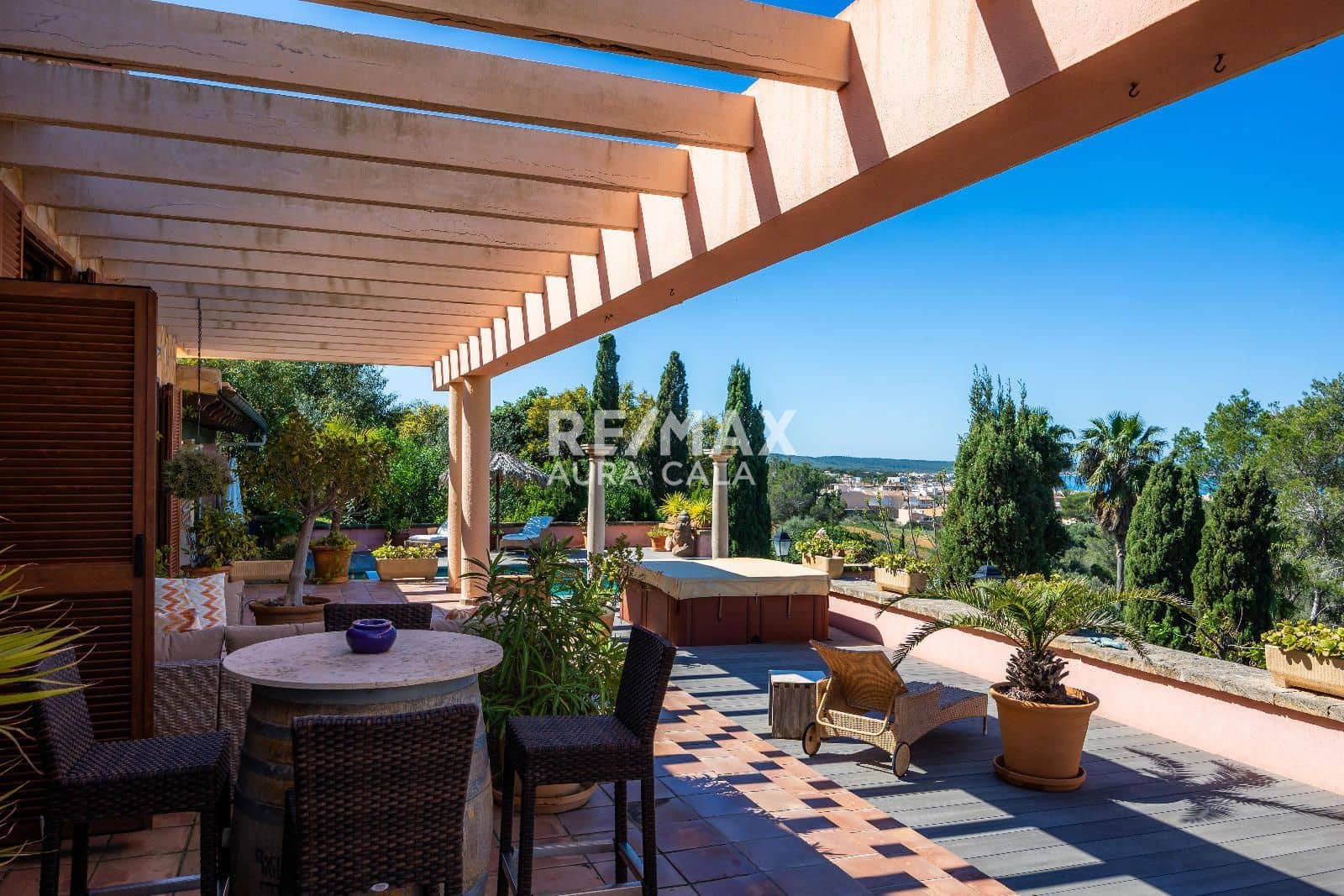 4 bedroom Villa for sale in Colonia de Sant Pere / Colonia de San Pedro with pool garage - € 1,695,000 (Ref: 9705925)