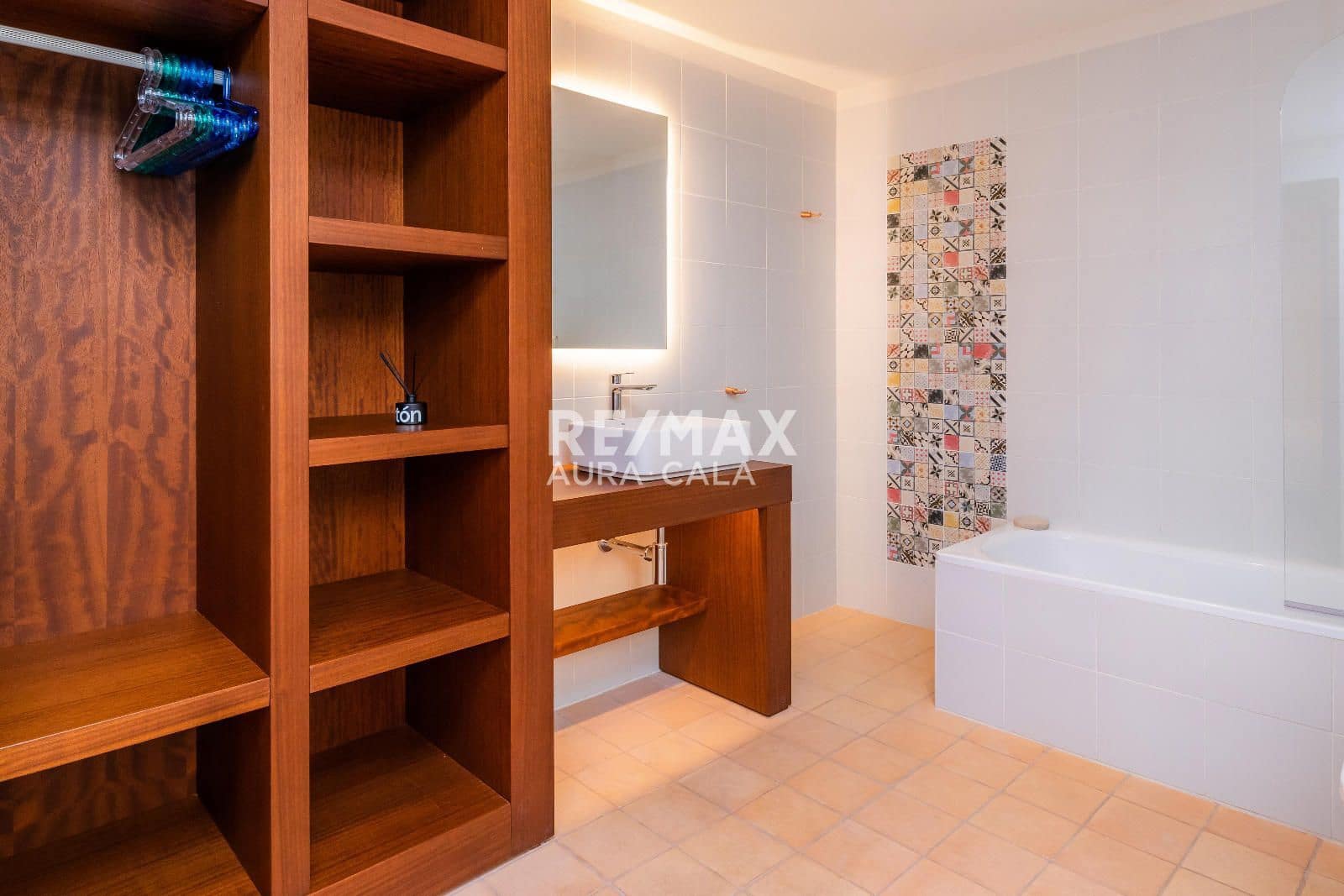 6 soveværelse Byhus til salg i Arta med swimmingpool - € 1.520.000 (Ref: 9714224)