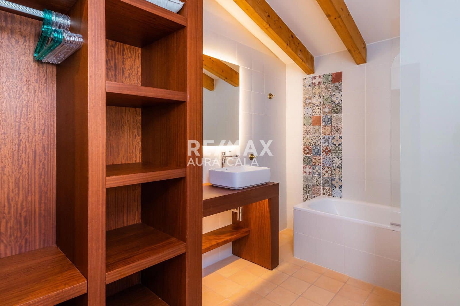 6 soveværelse Byhus til salg i Arta med swimmingpool - € 1.520.000 (Ref: 9714224)