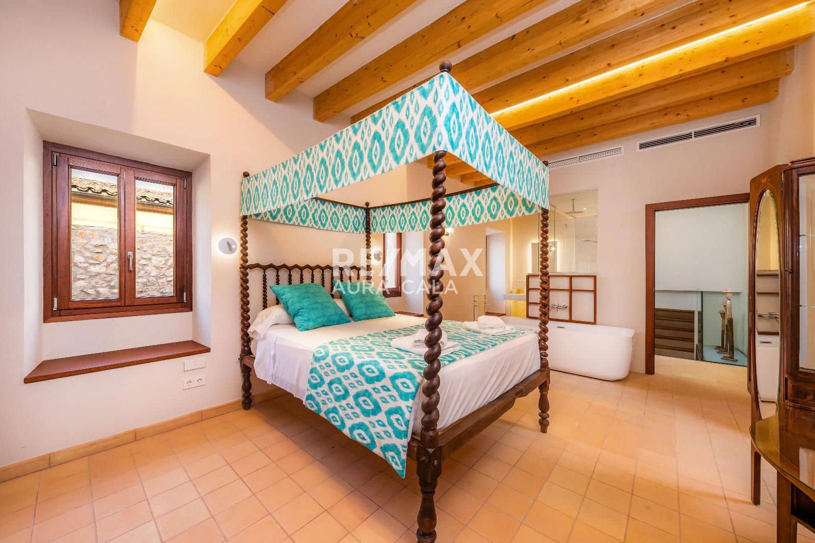 6 soveværelse Byhus til salg i Arta med swimmingpool - € 1.520.000 (Ref: 9714224)