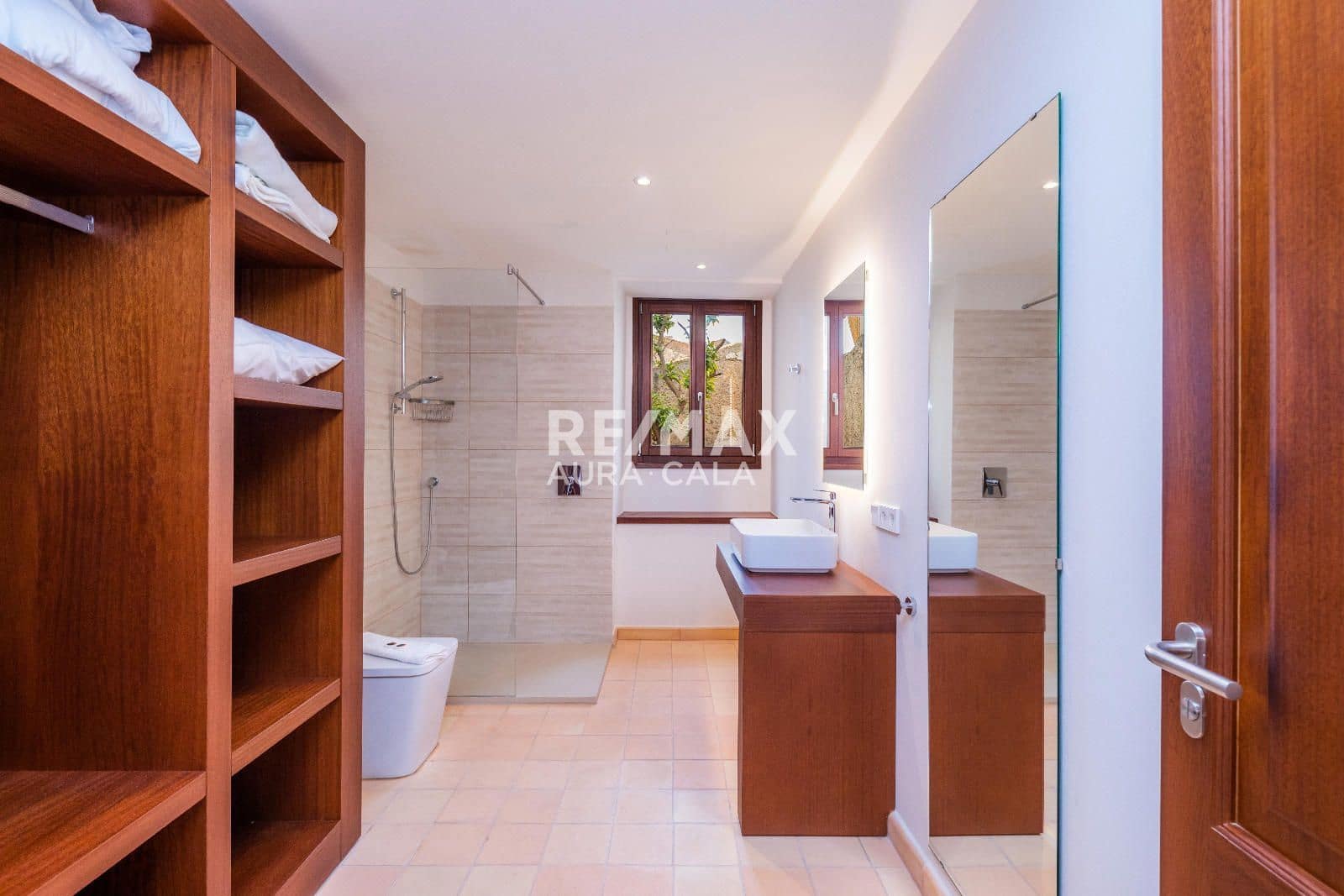 6 soveværelse Byhus til salg i Arta med swimmingpool - € 1.520.000 (Ref: 9714224)