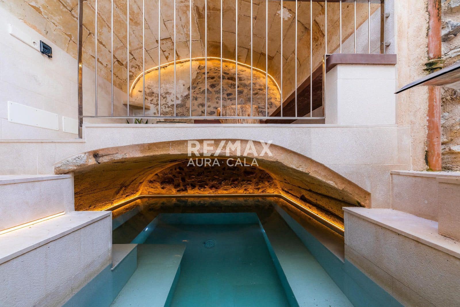 6 soveværelse Byhus til salg i Arta med swimmingpool - € 1.520.000 (Ref: 9714224)