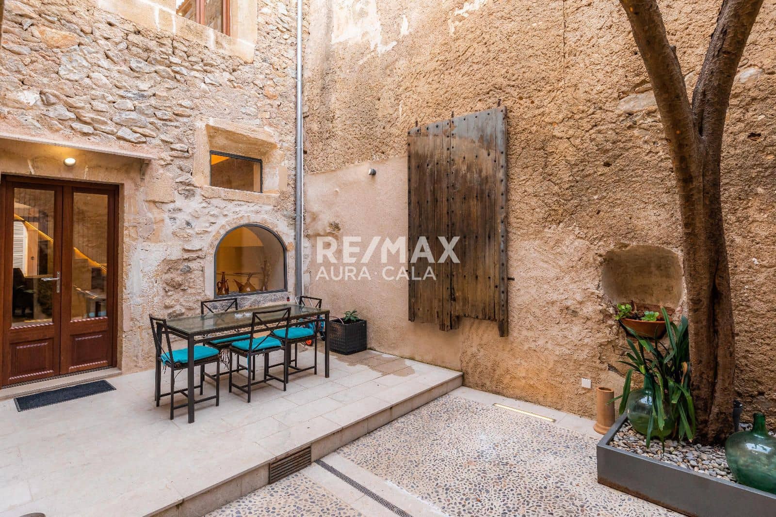 6 soveværelse Byhus til salg i Arta med swimmingpool - € 1.520.000 (Ref: 9714224)