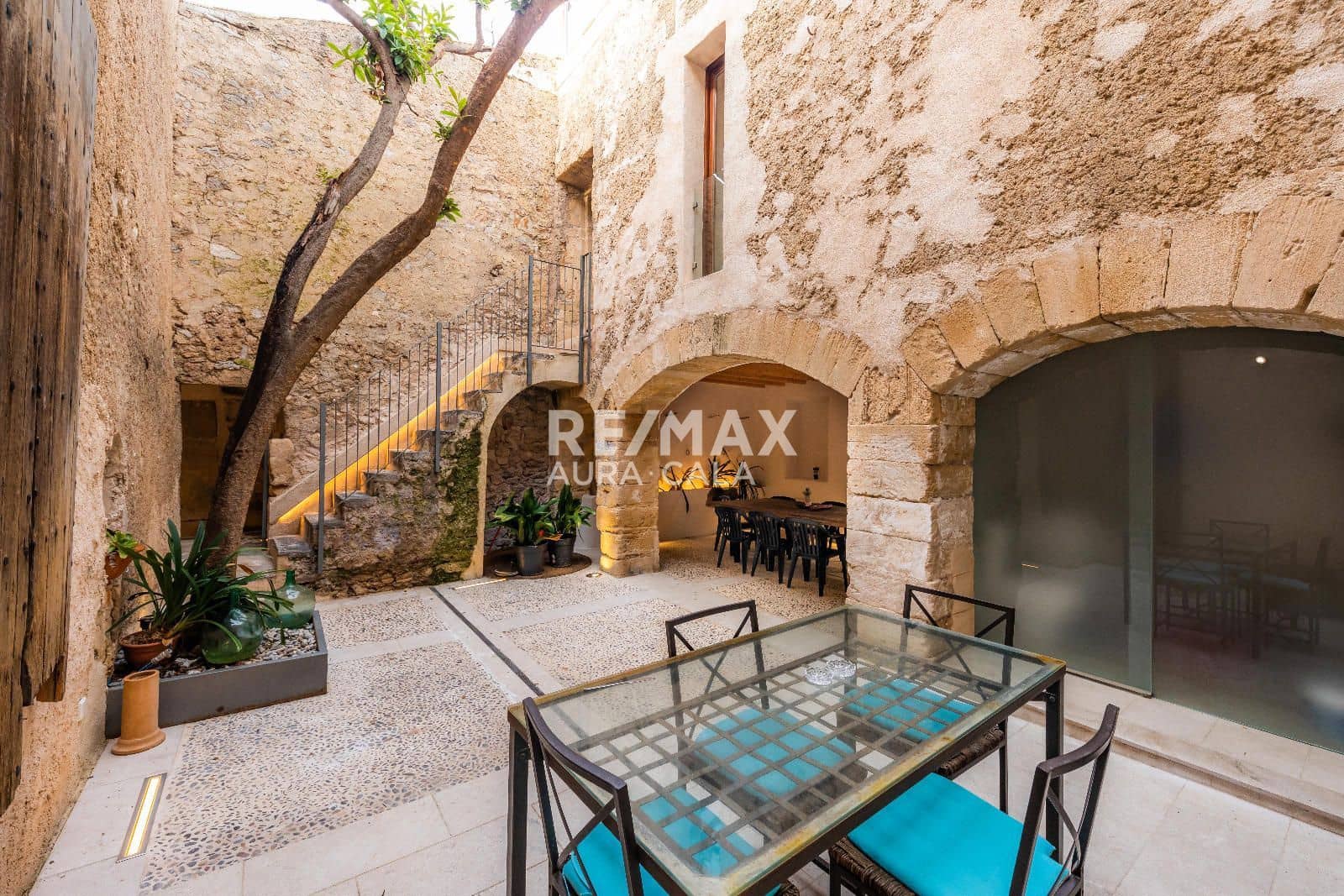 6 soveværelse Byhus til salg i Arta med swimmingpool - € 1.520.000 (Ref: 9714224)