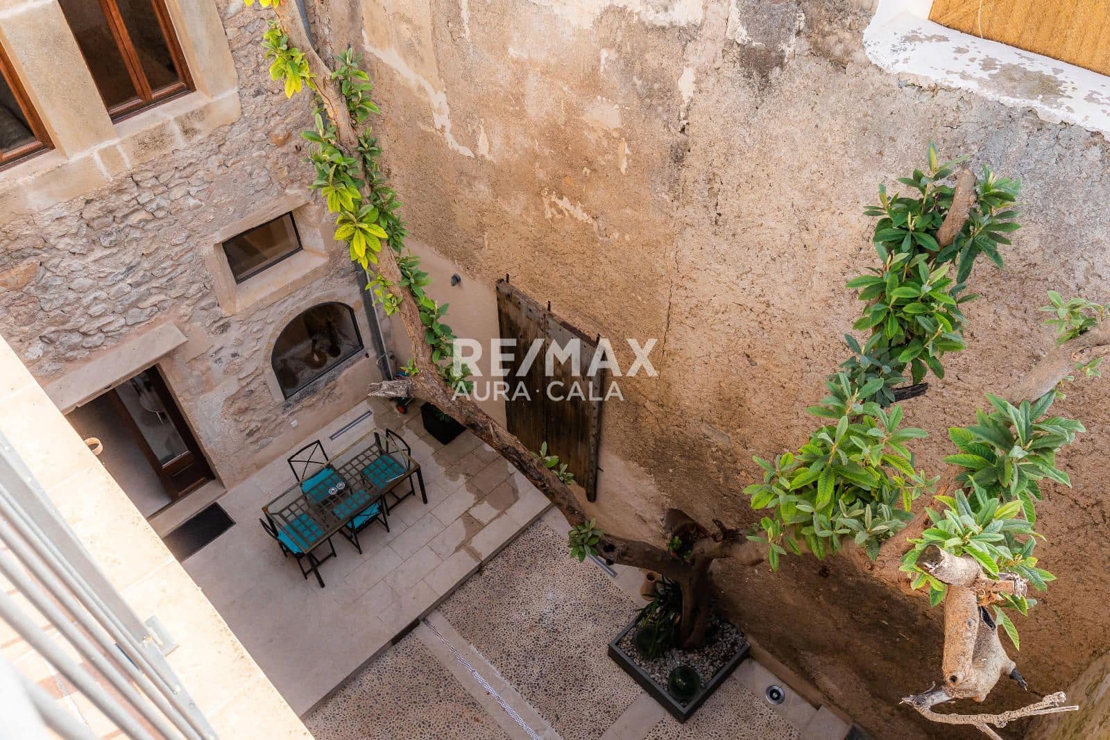 6 soveværelse Byhus til salg i Arta med swimmingpool - € 1.520.000 (Ref: 9714224)