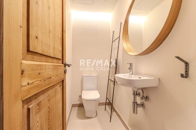 4 makuuhuone Omakotitalo myytävänä paikassa Capdepera mukana uima-altaan - 1 150 000 € (Ref: 9726222)