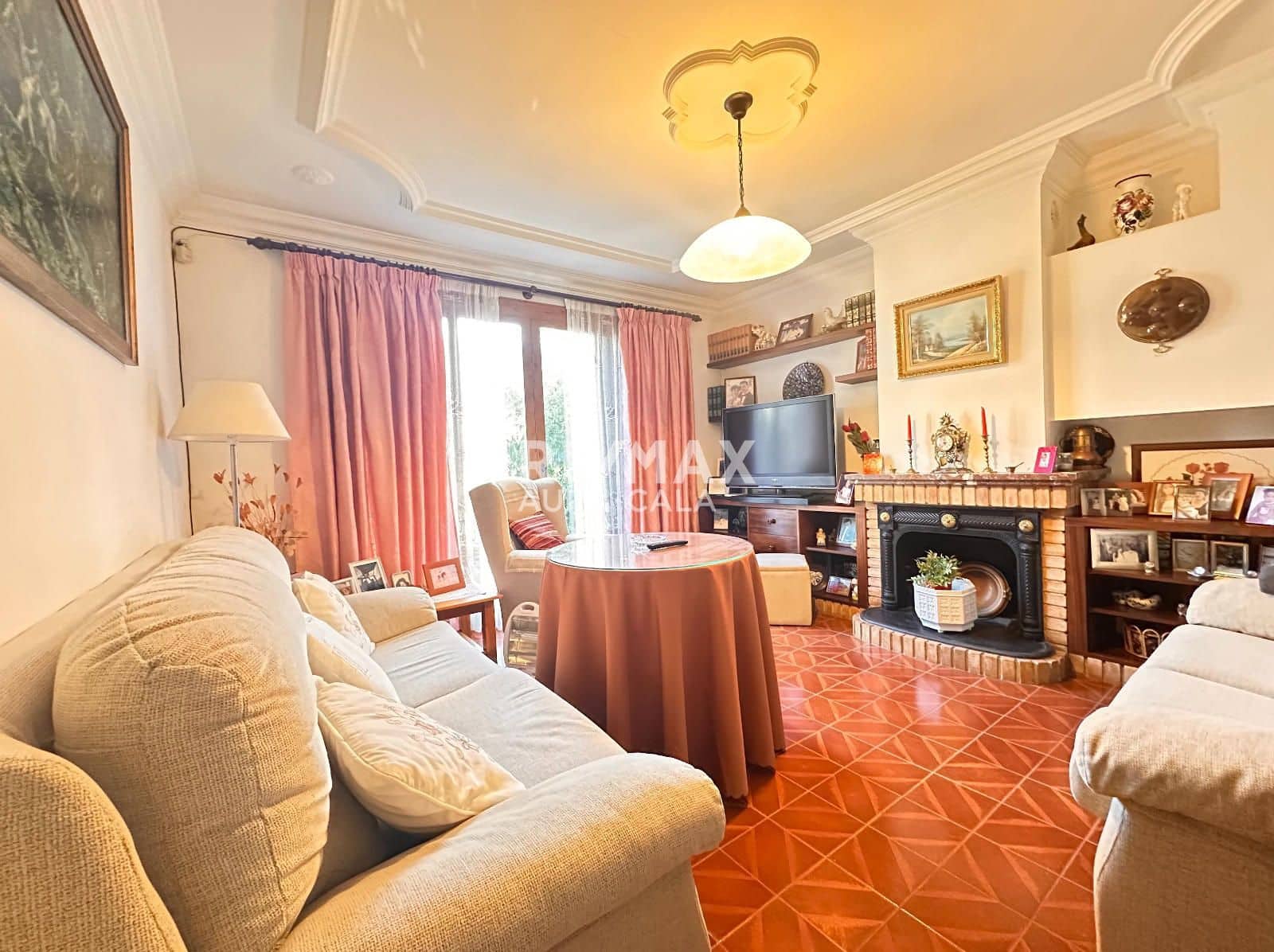 4 bedroom Townhouse for sale in Cala Ratjada with garage - € 515,000 (Ref: 9731245)